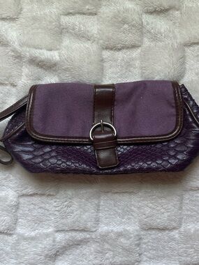 Elizabeth Arden Purple Wristlet Clutch with Brown Trim